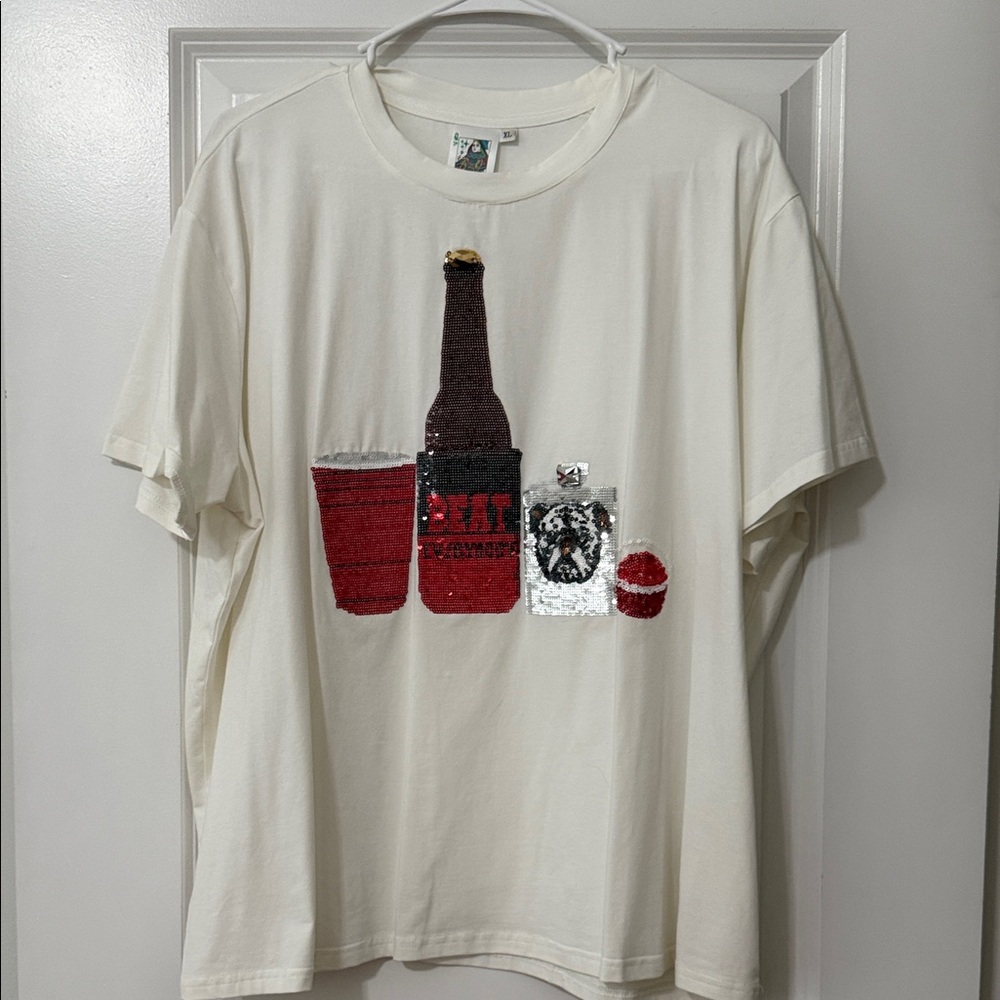 QUEEN OF SPARKLES Cream Tee with Sequin Drink Motif - Picture 4 of 4
